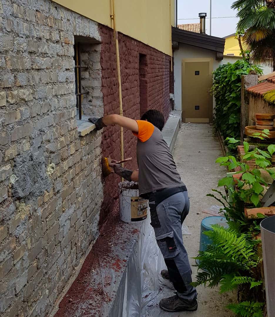 https://www.renzo-arthome.com/wp-content/uploads/2021/02/barriera-chimica-risanamento-da-umidita-di-salita.jpg