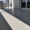 Un terrazzo finito a membrana continua con semina antiscivolo