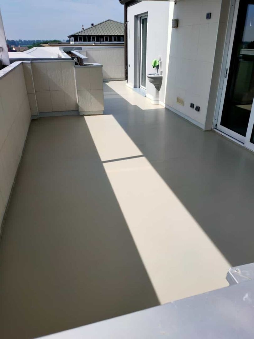 Una terrazza finita con membrana a vista chiara