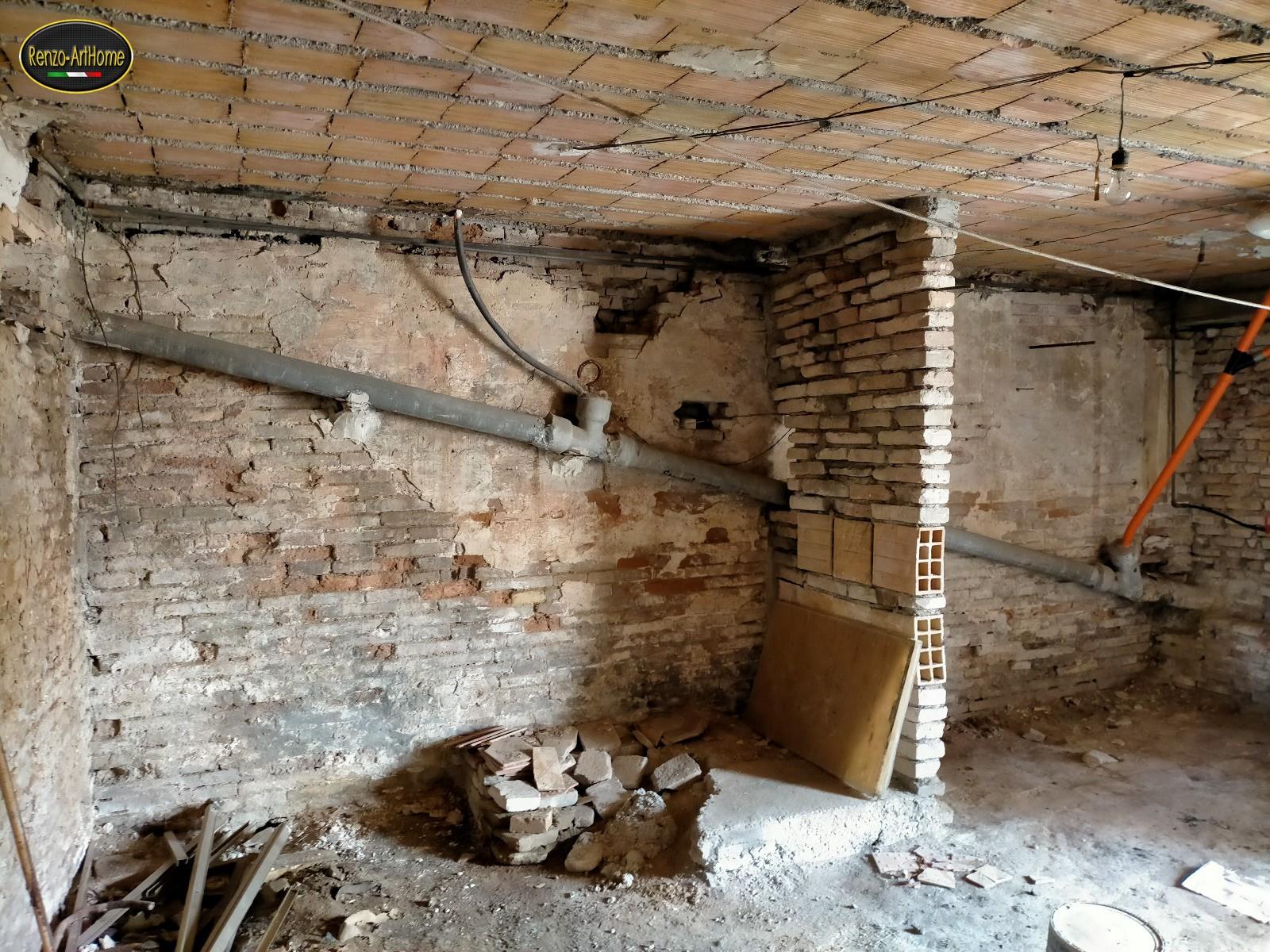 panorama del locale a inizio cantiere