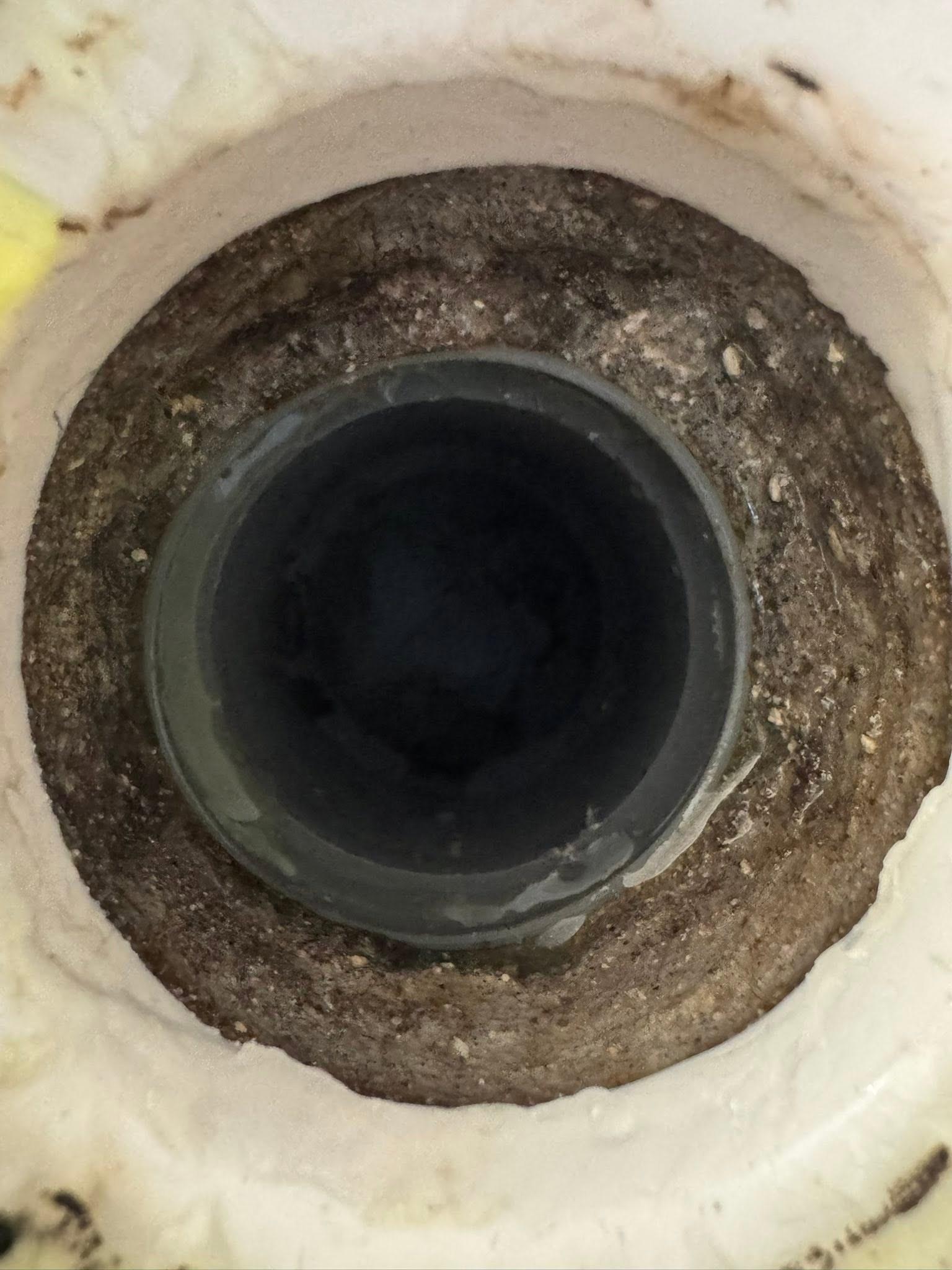 Il corpo della piletta visto dall'interno con la videosonda